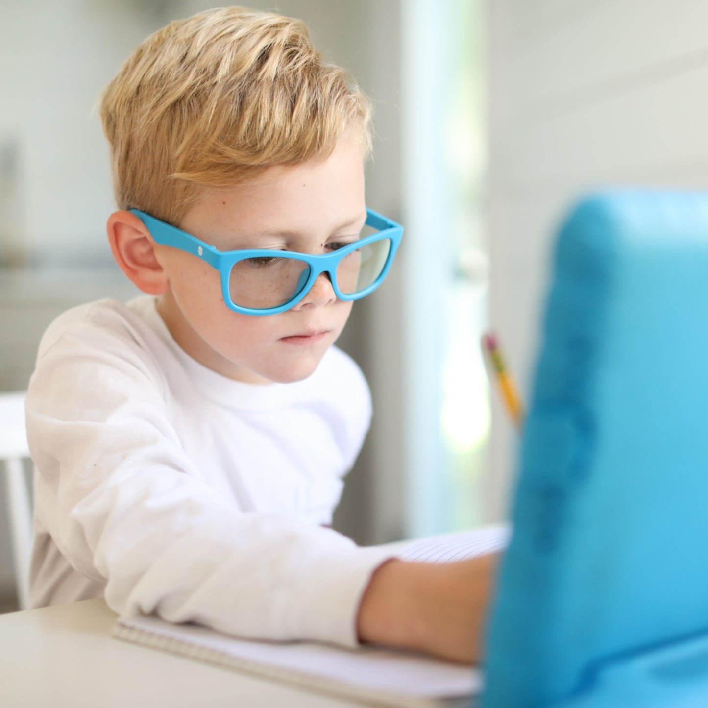 Navigator Blue Light Screen Saver Glasses | Blue Crush - Babiators Canada