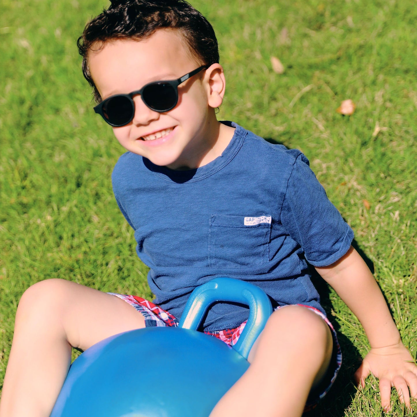Non-Polarized Keyhole Sunglasses | Jet Black - Babiators Canada