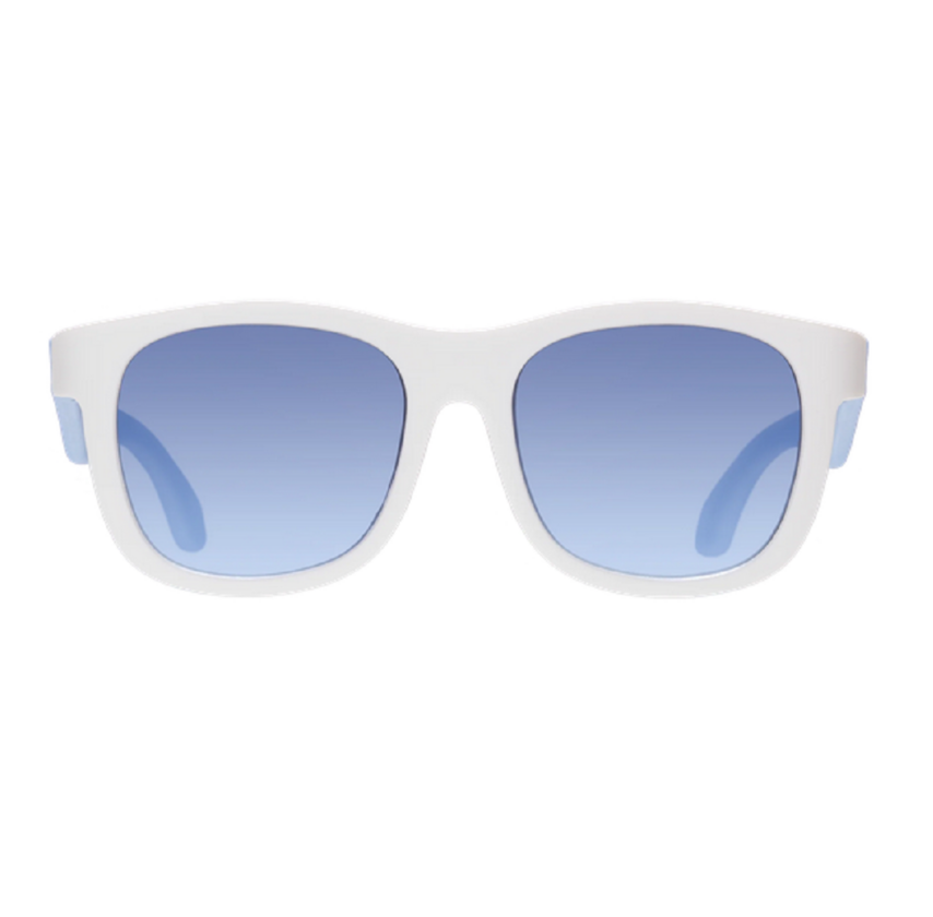 Non-Polarized Navigator Sunglasses | Fade to Blue